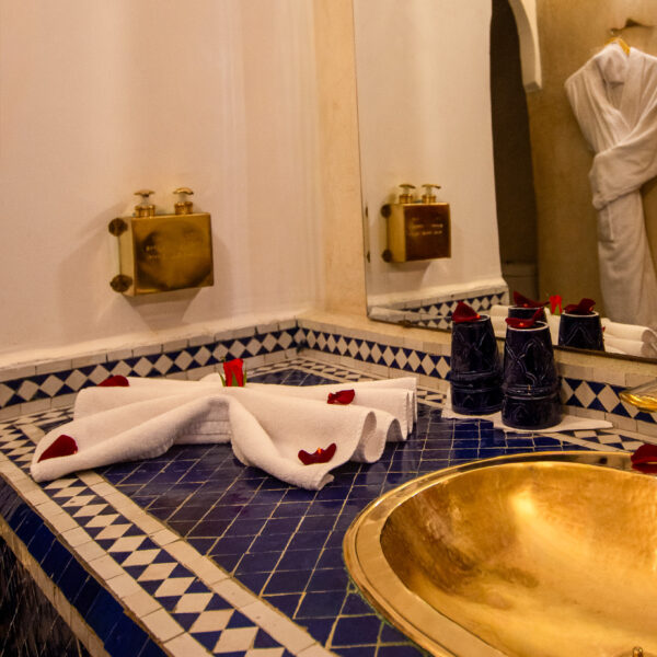 Atlas-Acacia-Photoshoot-Majorelle-Room-4