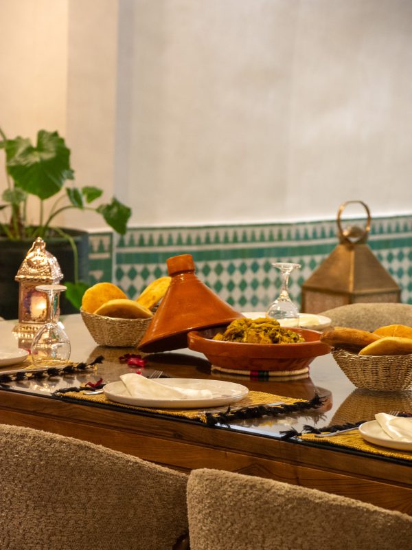 Atlas-Acacia-Photoshoot-Dinner-Courtyard-Chicken-Tajine-1