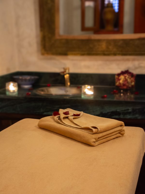 Atlas-Acacia-Photoshoot-Massage-Bed
